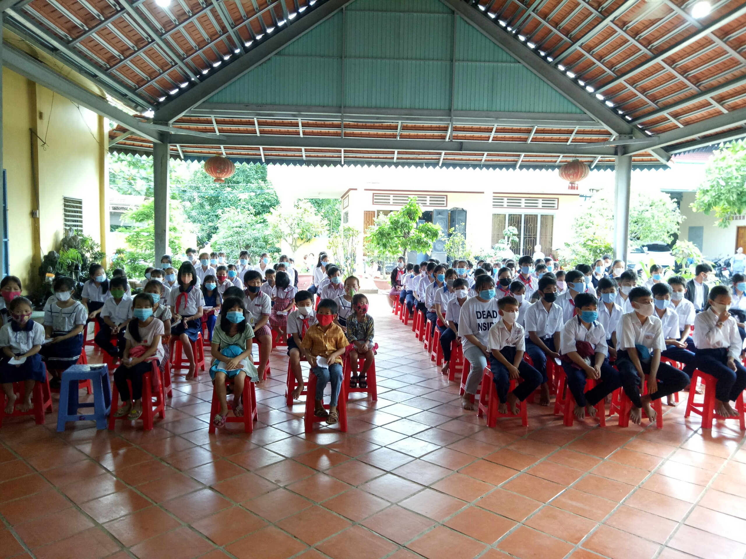 Đuốc Tuệ Vẫn Sáng Giữa Mùa Dịch Tại Chùa Linh Quang