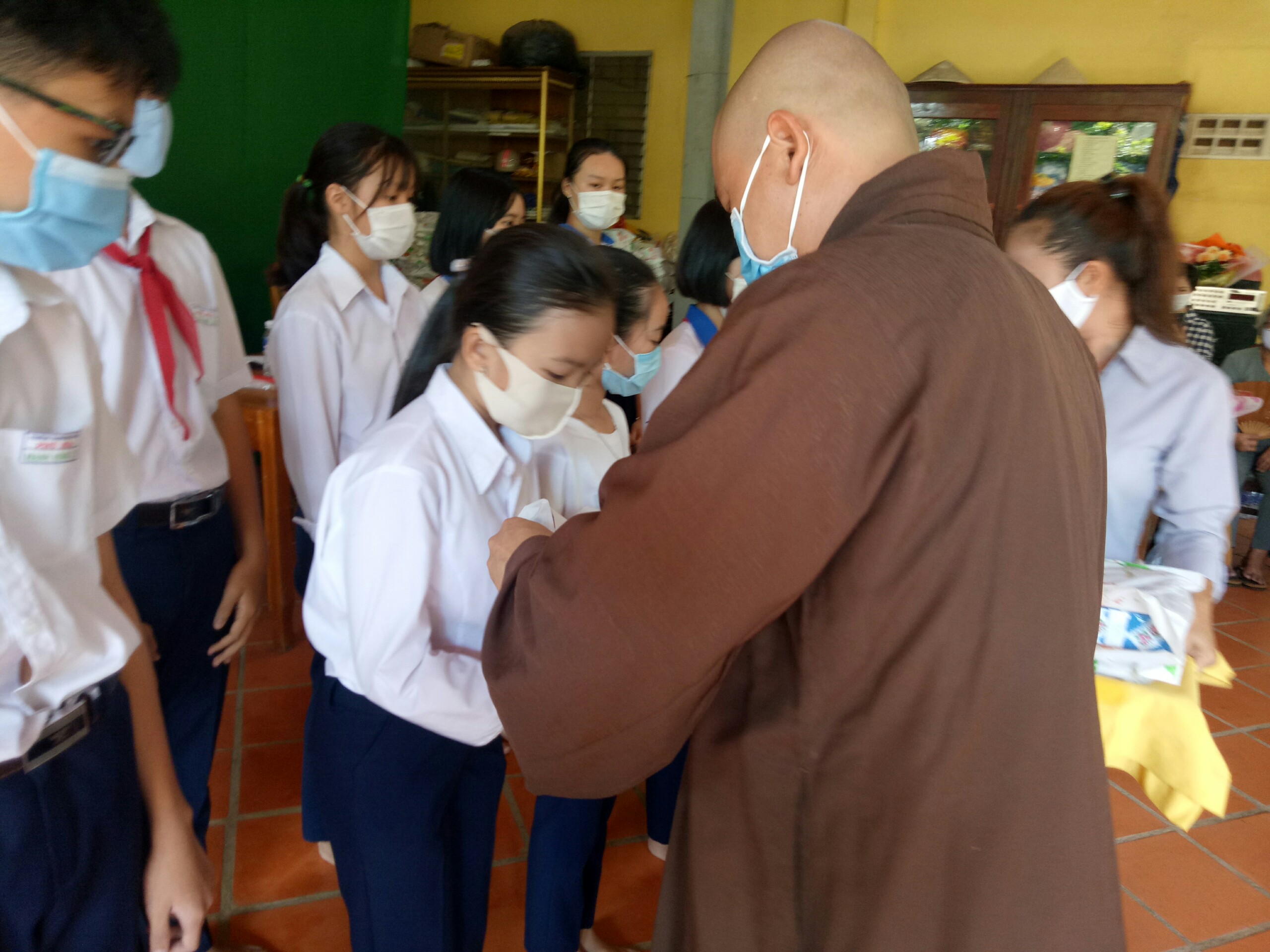 Đuốc Tuệ Vẫn Sáng Giữa Mùa Dịch Tại Chùa Linh Quang