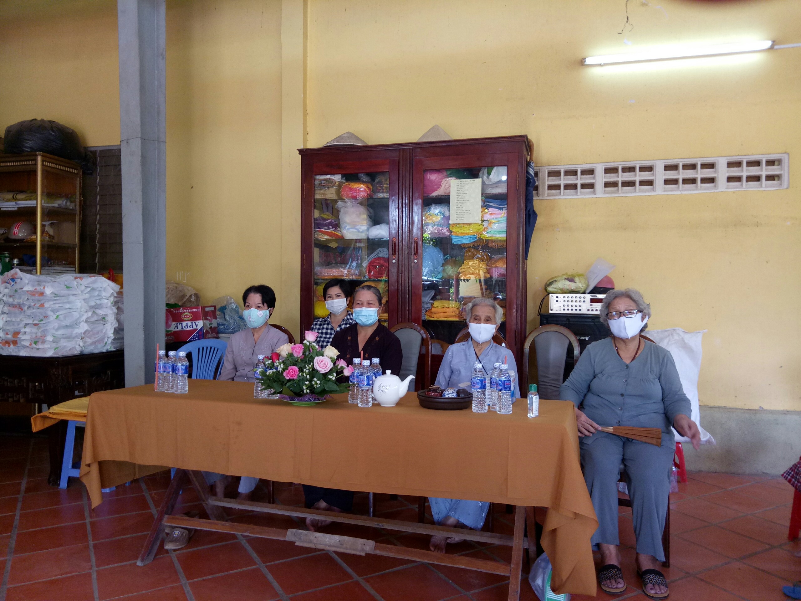 Đuốc Tuệ Vẫn Sáng Giữa Mùa Dịch Tại Chùa Linh Quang
