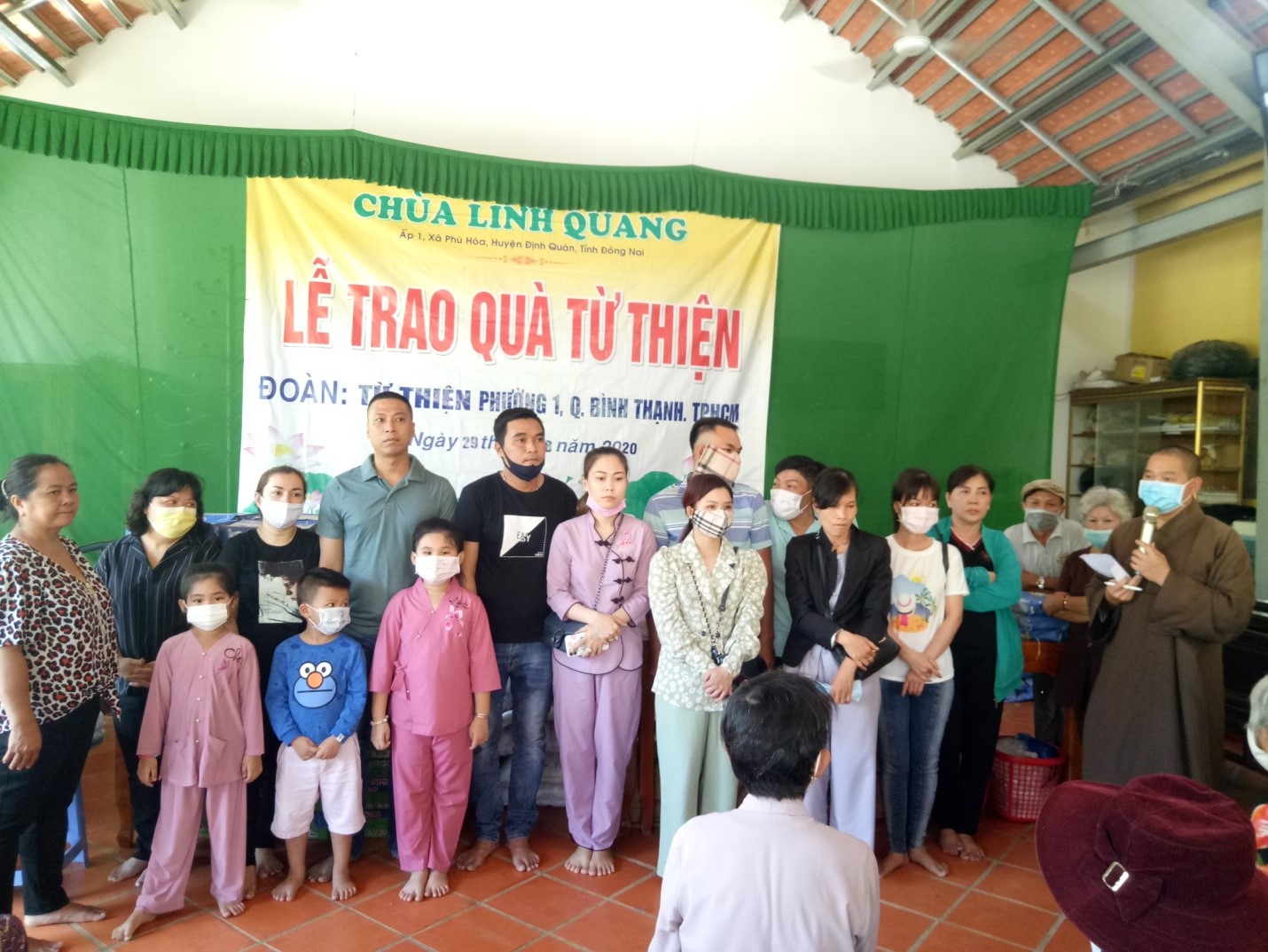 Phát Quà Từ Thiện Mùa Vu Lan Ngày 29-08-2020 PL.2564 Tại Chùa Linh Quang