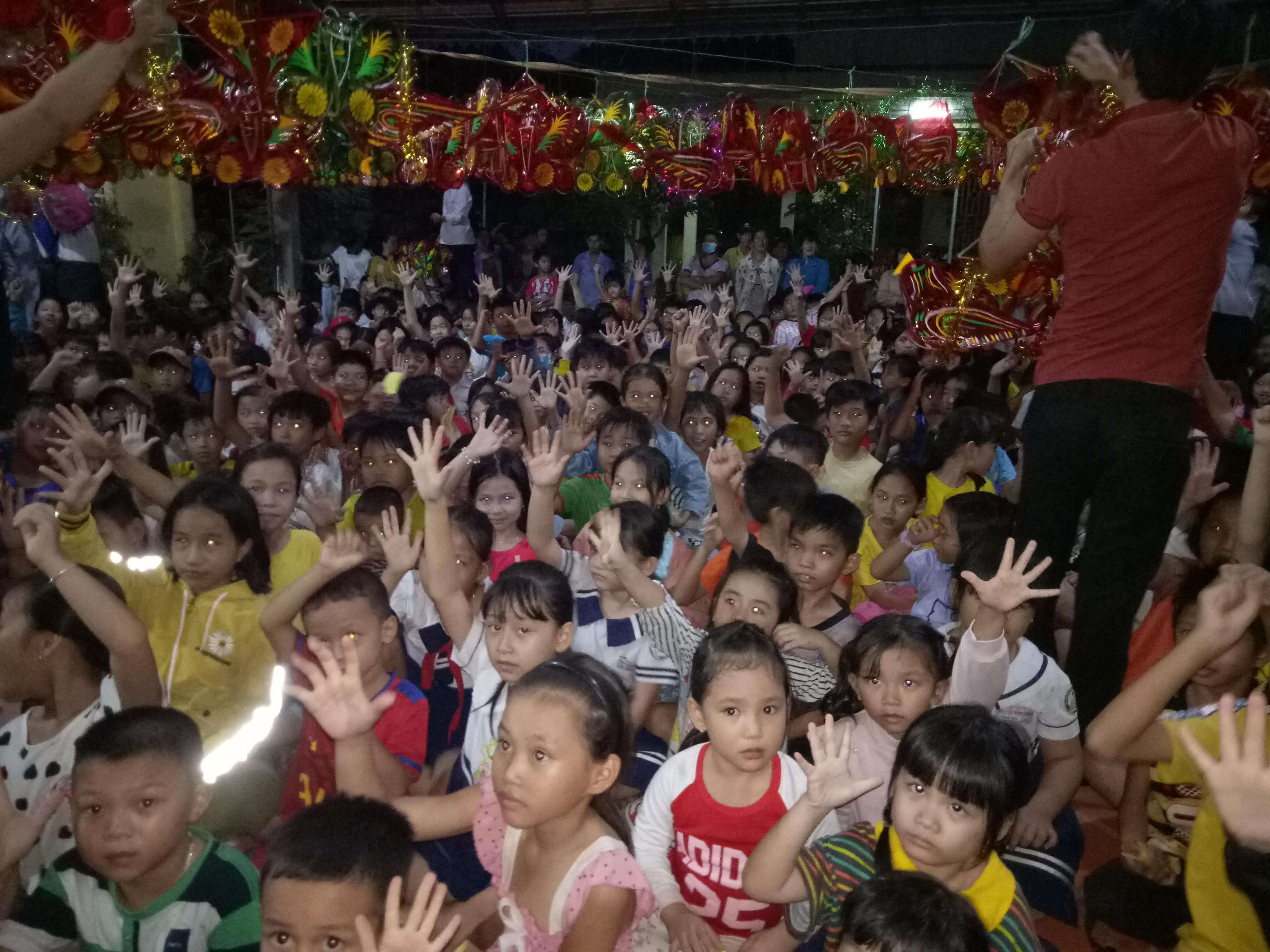Trung Thu Cho Các Cháu Thiếu Nhi Tại Chùa Linh Quang